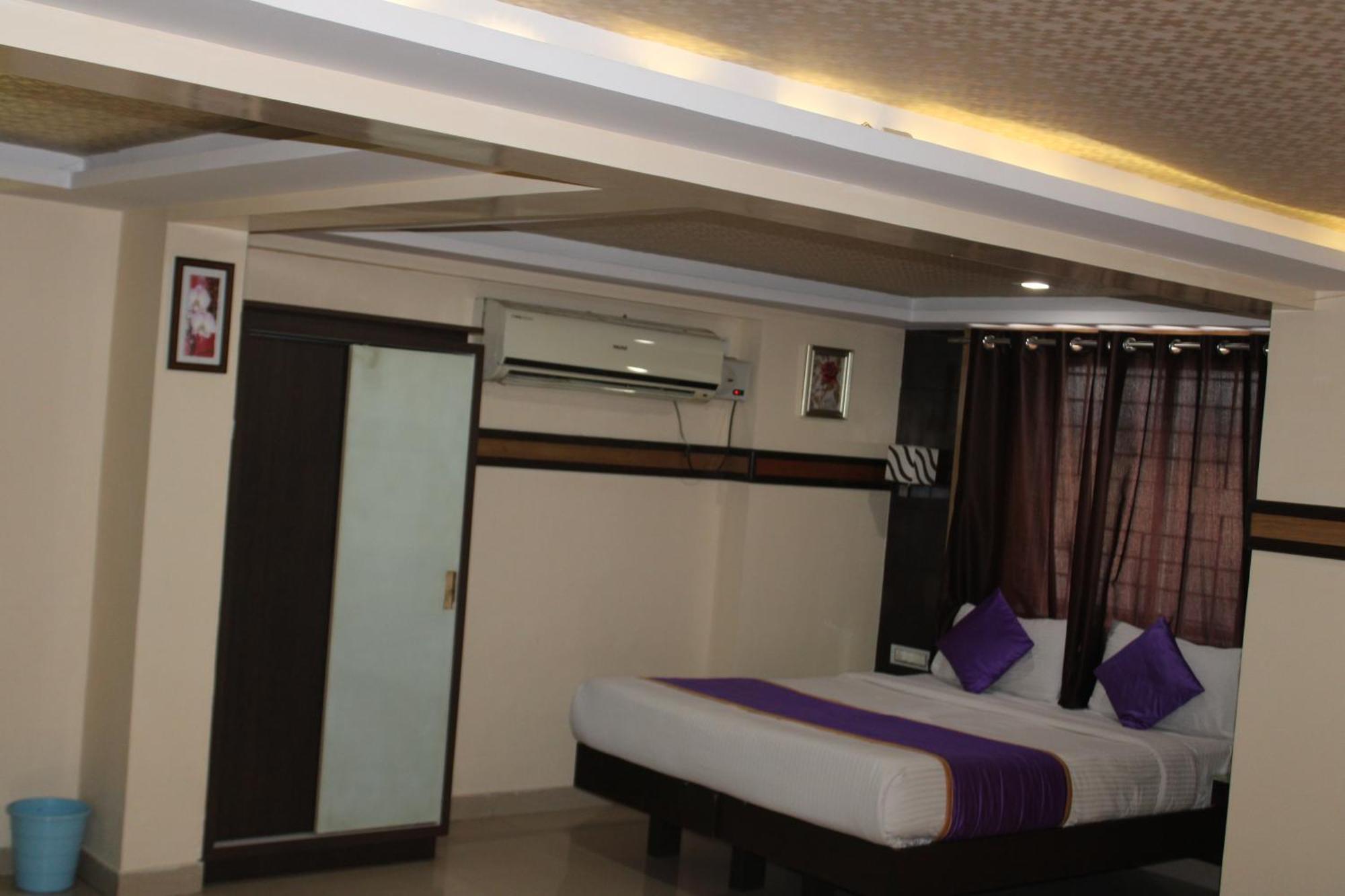 Vp International Hotel Bangalore Ngoại thất bức ảnh