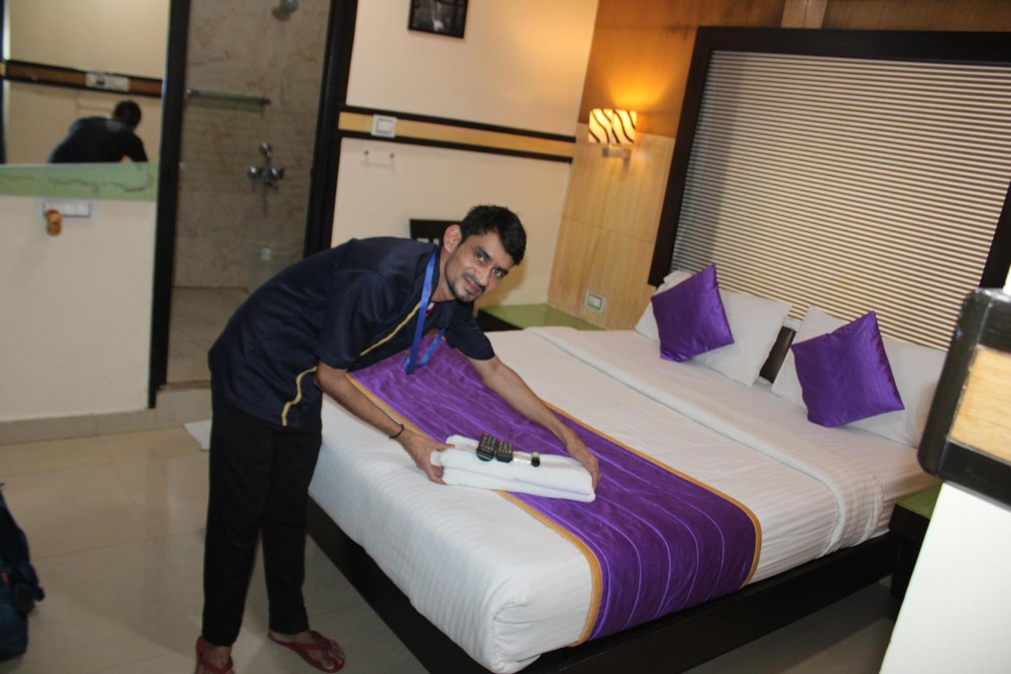 Vp International Hotel Bangalore Ngoại thất bức ảnh