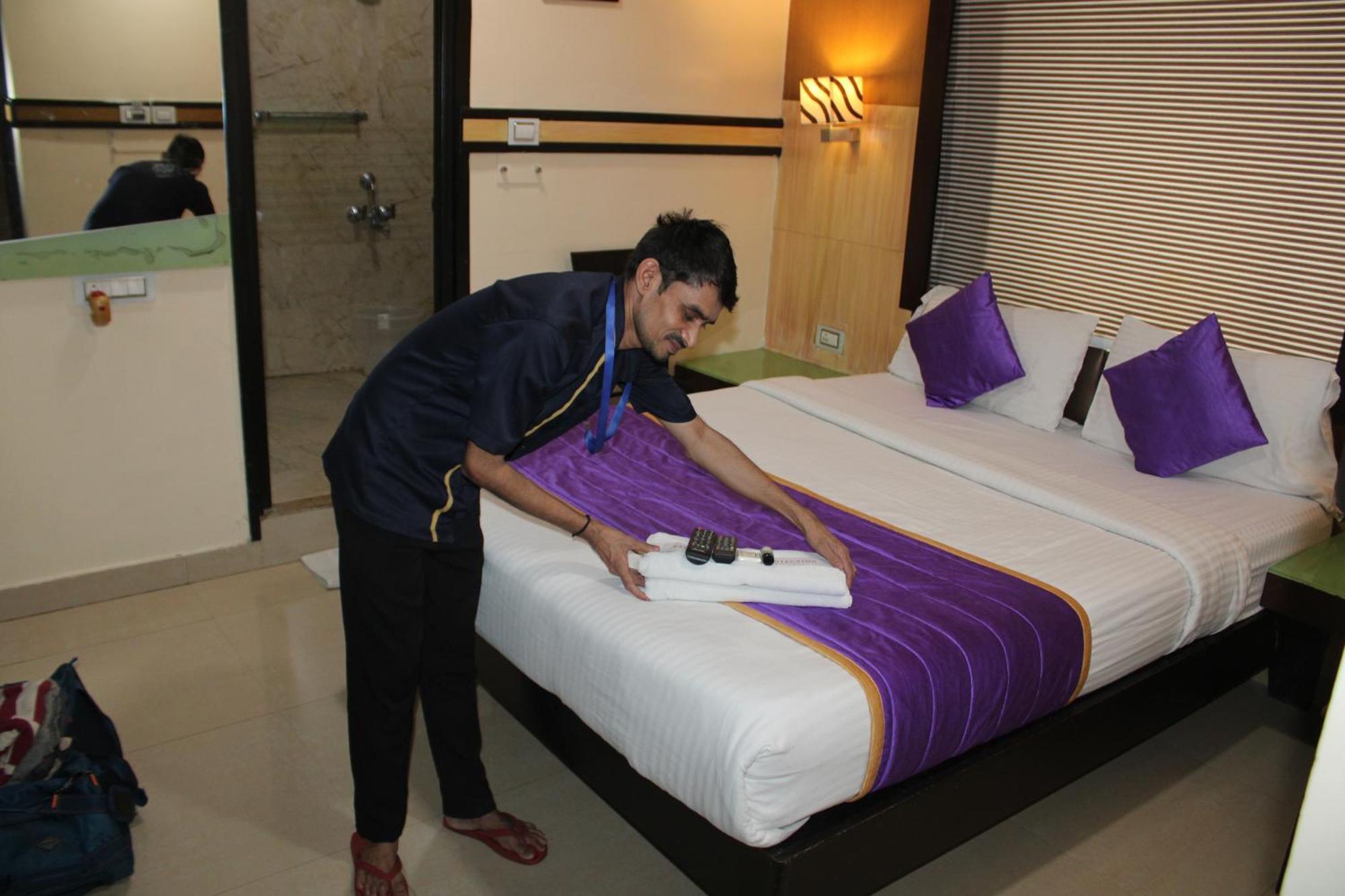 Vp International Hotel Bangalore Ngoại thất bức ảnh