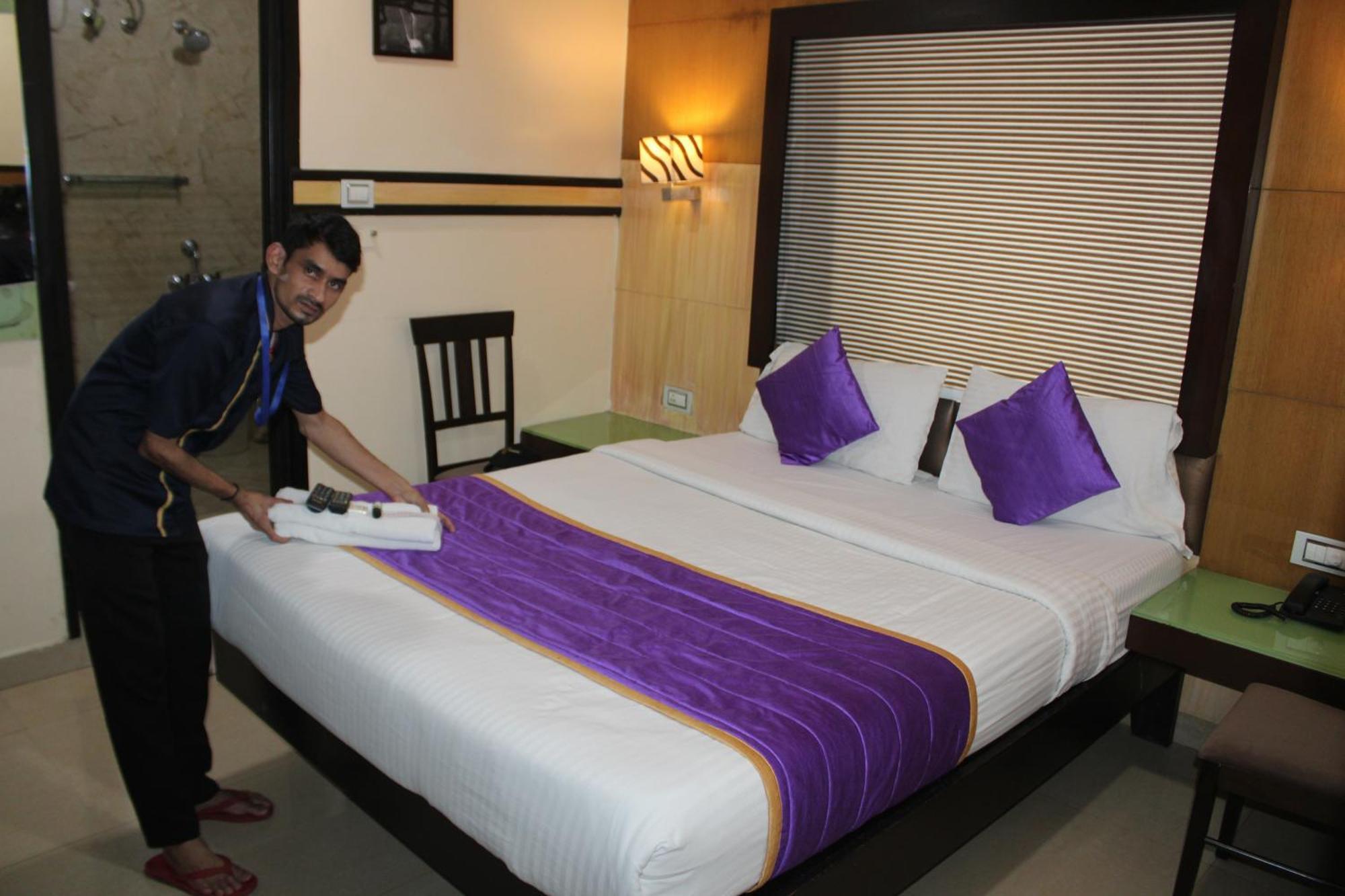 Vp International Hotel Bangalore Ngoại thất bức ảnh
