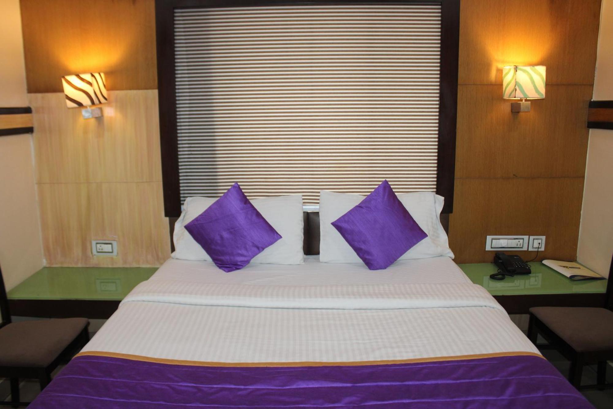 Vp International Hotel Bangalore Ngoại thất bức ảnh