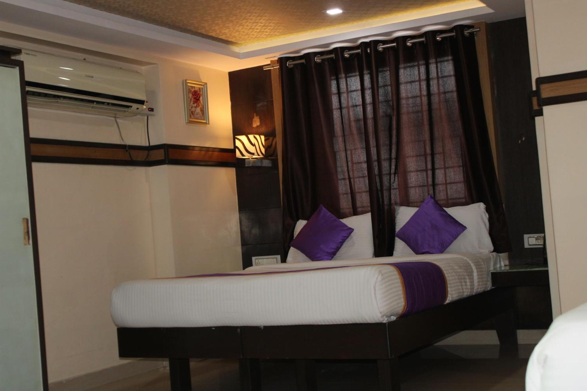 Vp International Hotel Bangalore Ngoại thất bức ảnh