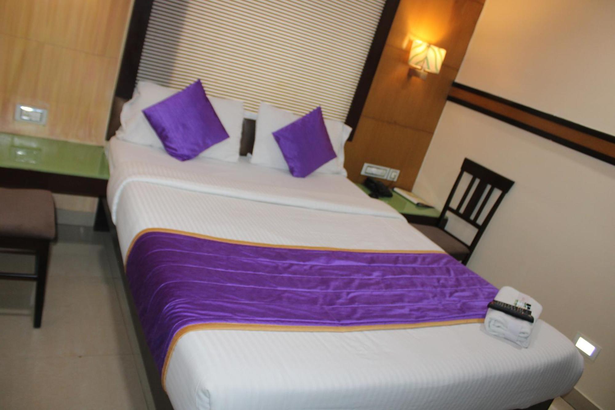 Vp International Hotel Bangalore Ngoại thất bức ảnh
