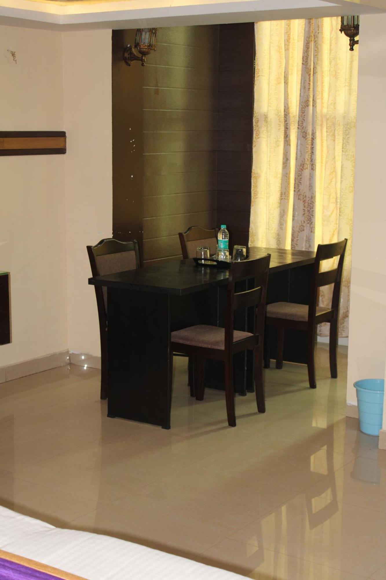 Vp International Hotel Bangalore Ngoại thất bức ảnh