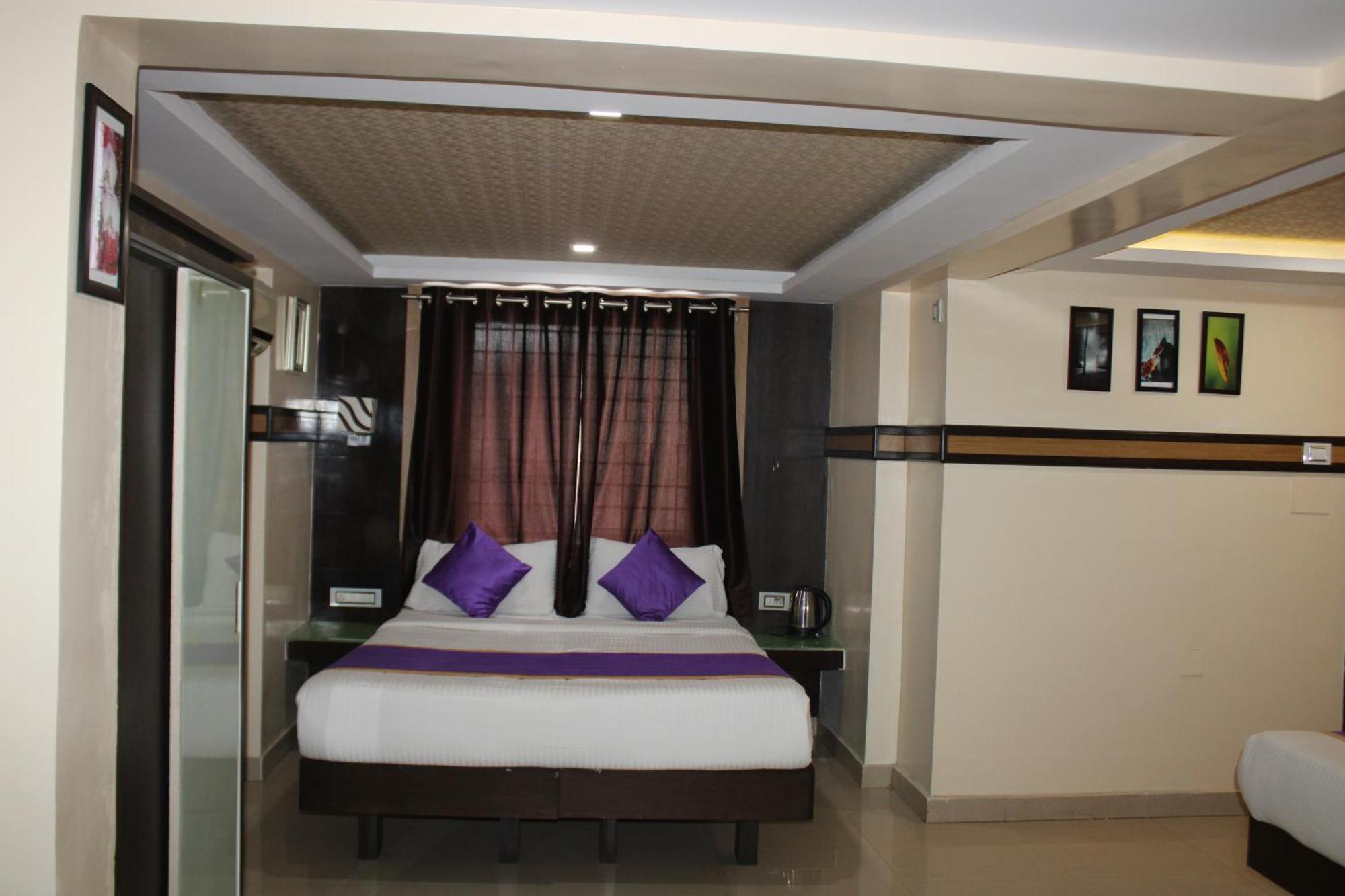 Vp International Hotel Bangalore Ngoại thất bức ảnh