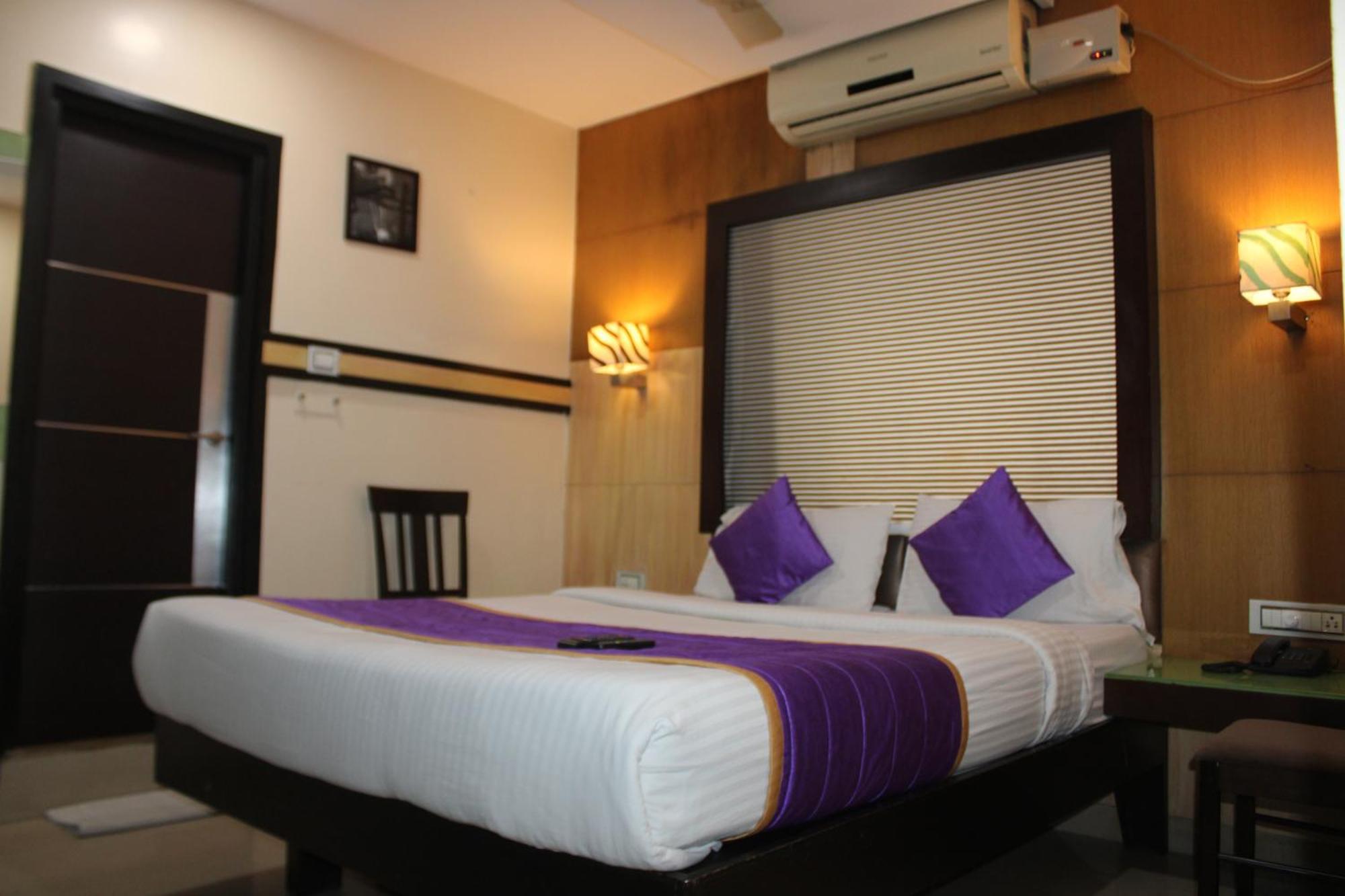Vp International Hotel Bangalore Ngoại thất bức ảnh