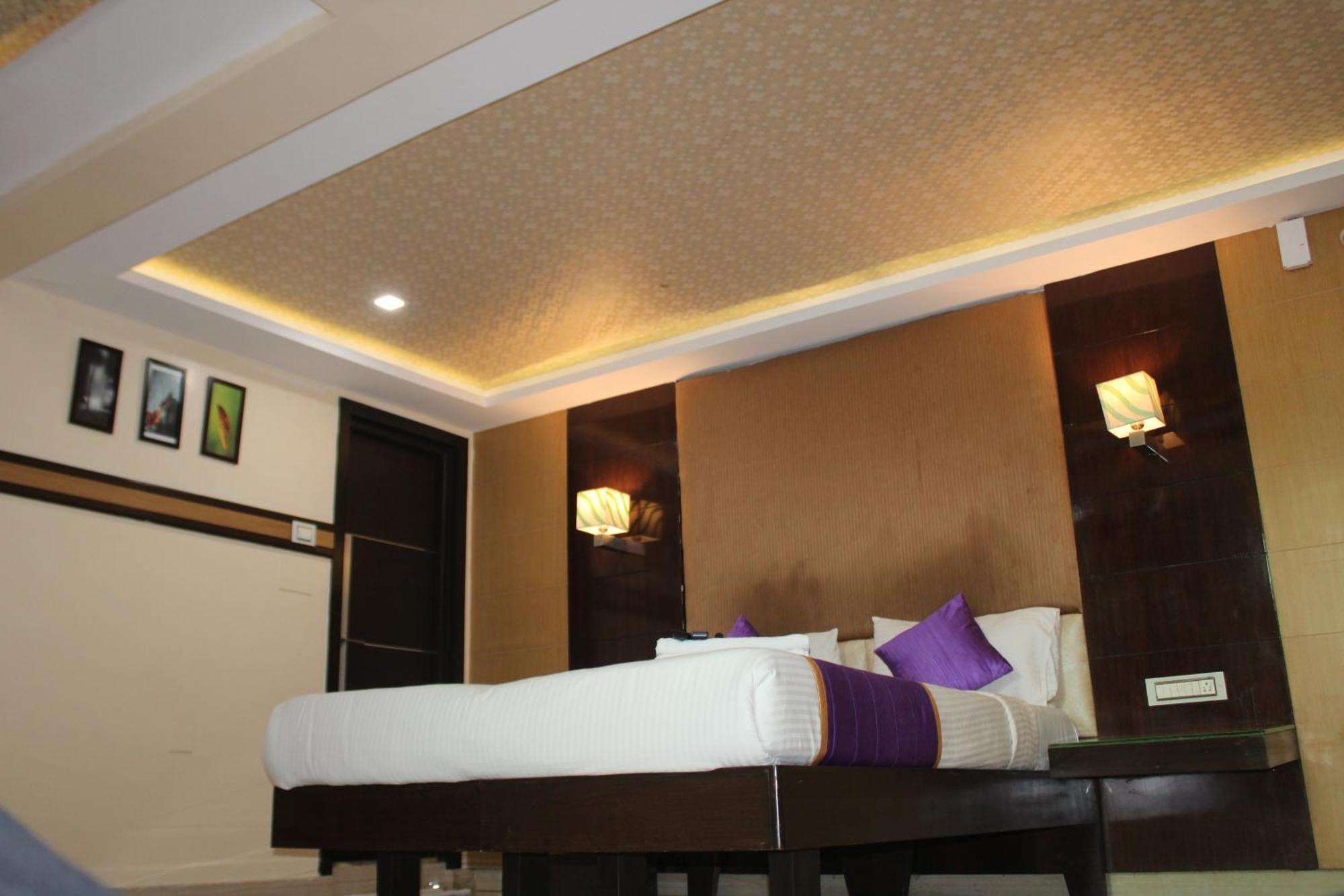 Vp International Hotel Bangalore Ngoại thất bức ảnh