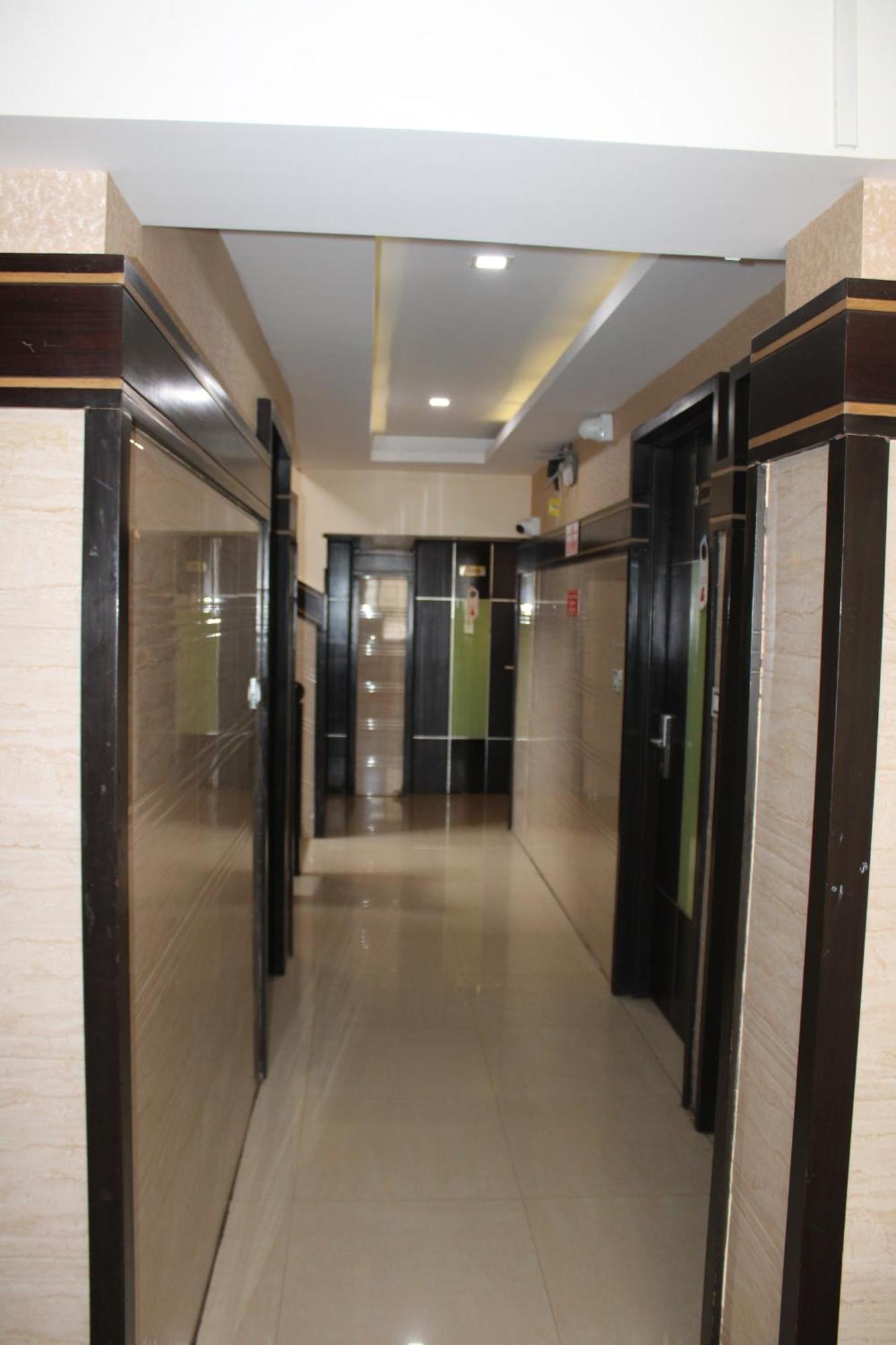 Vp International Hotel Bangalore Ngoại thất bức ảnh