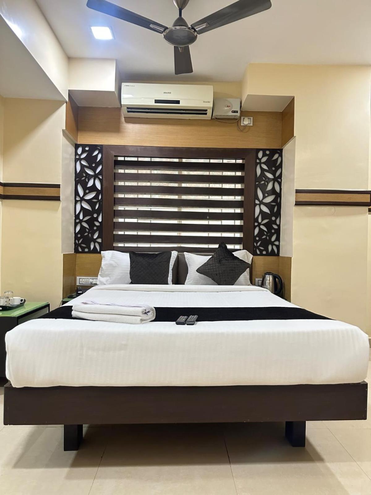 Vp International Hotel Bangalore Ngoại thất bức ảnh