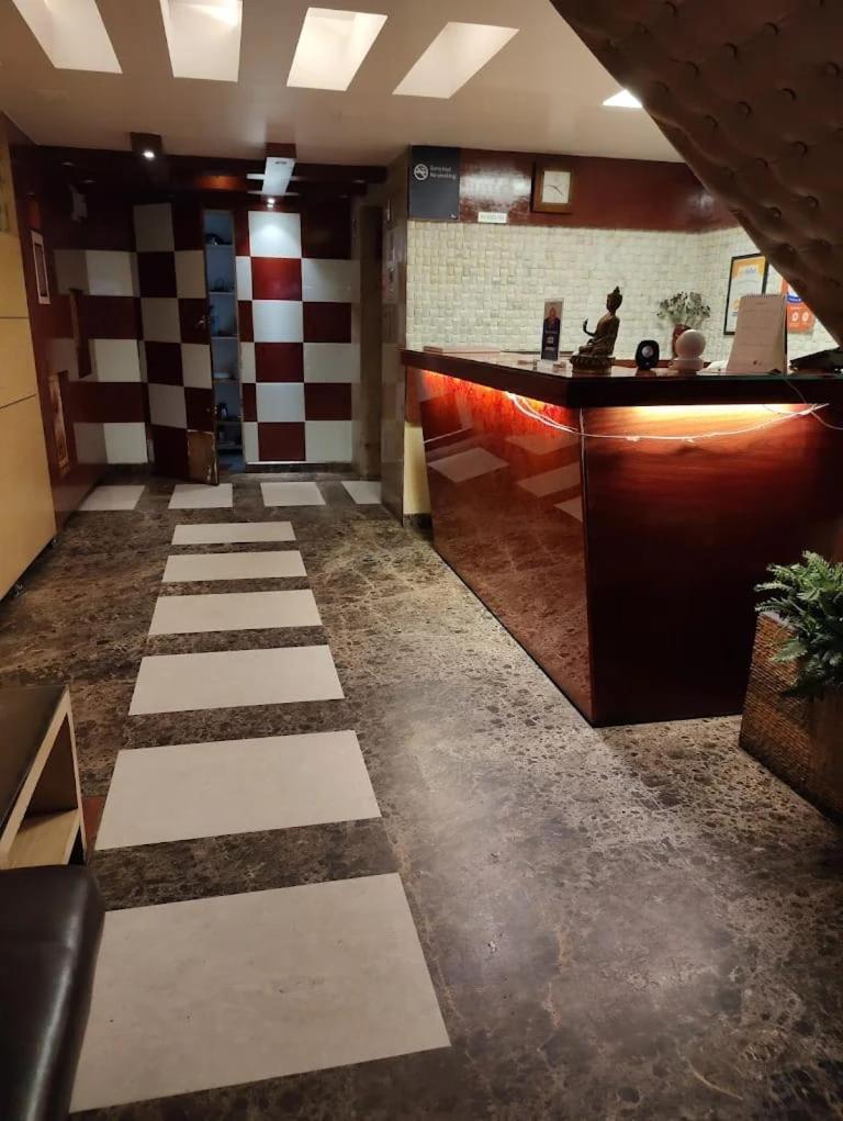 Vp International Hotel Bangalore Ngoại thất bức ảnh